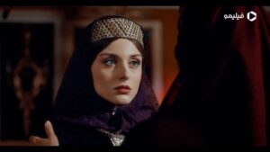 Fatemeh Masoudifar Instagram - .
به‌زودی دستور میدم بشی شهبانوی خاصه!
.
قصه‌ی #جیران به چهاردهمین روایت رسید ❤️
.
جمعه ساعت ۸ صبح، #عاشقانه جیران، به‌صورت اختصاصی مقابل چشمان فیلیمویی‌ها قرار خواهد گرفت.
.
برای تماشای این سریال به #فیلیمو مراجعه کنید.
.
‏@filimocom
‏@jeyranseries_official