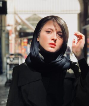 Fatemeh Masoudifar Instagram - .
هیچ چیز بدی نیست که تو داشته باشی و دیگران بدترش رو نداشته باشند.

#عباس_کیارستمی 📚

📸@arezouanvariyan