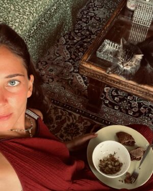 Fatima AlBanawi Instagram - English ⬇️
في رحمة الله أميرتي كليوباترا 🐈
(٢٠٠٨ - ٢٠٢٣)
شكرًا لأنك علمتيني عن الحياة:
١. ليس عليك أن تحزن بمفردك.
٢. كن بجانب شريكك ومد ذراعك له حتى لو لم يطلب منك ذلك.
٣. لا عيب في أن تكوني ملكة تستجدي طعام الإنسان وأحضانه.
٤. يمكنك السفر حول العالم في أحلامك بينما أنت مرتاح في منزلك.
٥. إذا كنت تحبها، فلاحقها حتى الخطوة الأخيرة.
٦. إذا كنت تحبها حقًا، فستعرف أنها ستعود، لذا يفضّل أن تنتظرها عند باب الوصول.
٧. الأدوار بين الأم وابنتها في تبادل مستمر.
٨. من الممكن أن تعض أو تخدش طفلاً أو كبيراً إذا كان هو البادئ والبادئ أظلم.
٩. عدم إنجابك أطفال لا يجعلك أقل أمومة بالفطرة.
١٠. يمكنك إظهار مخالبك على حدود منطقتك لتوقي الحذر فقط.
١١. كان الأطباء البيطريون في الأصل أشخاصًا طيبين وأسوأ ما فعلوه أنهم حققوا أحلامهم. 
١٢. أول من أسّس لليوجا كان يمتلك قطّة.
•
•
𝗥𝗲𝘀𝘁 𝗶𝗻 𝗽𝗲𝗮𝗰𝗲 𝗖𝗹𝗲𝗼𝗽𝗮𝘁𝗿𝗮 🐈
(2008 - 2023)
Thank you for teaching me 𝗮𝗯𝗼𝘂𝘁 𝗹𝗶𝗳𝗲:
1. You don’t need to grieve alone.
2. Be there for your partner and extend an arm even if they didn’t ask for it.
3. There is no shame in being a queen that begs for human food and cuddles.
4. You can travel the whole wide world in your dreams at the comfort of your own home.
5. If you love her, you run after her till the very last step.
6. If you really love her, you would know she is coming back so you better be waiting by the door.
7. The roles between mother and daughter are interchangeable.
8. You can bite or scratch a child if he is the one who started it.
9. Not conceiving your own children doesn’t make you less of a mother by instinct.
10. You can showoff your claws at the territory crossing.
11. Vets were originally good people who pursued their dreams.
12. By all means, whoever founded yoga owned a cat.
• 
•
#restinpeace #mycat #monchat #cleopatra #pet #petlovers #cat #farewell #since2008 #lifepet #iwillmissyou