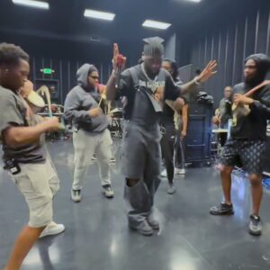 Fatima Robinson Instagram - Thank you @burnaboygram @warrior_debz for bringing Nigeria to Los Angeles 🇳🇬 @brandy 
Such a fun group of talented wonderful people we got to spend the week with.  I’m ready to go back to Africa @iamdjdubz let’s go!!! @iamtiarivera @jeannaerouclay we won’t leave you guys 🤲🏾

Dancers

@asielhardison 
@aahkilah 
@amarimonster 
@simonenaledi 
@ishellee 
@heyitsseanna 
@tonytzar 
@samosoto 
@lisa.creative 
@quaranbranker 
@_brittaniebianca 
@antwonkeith 
@_taylorterry 
@zavionxbrown 

Stylist
@savannahgeebaker and her right hand
@wunmi_olaiyaofficial

Hair
@lenajaye_
