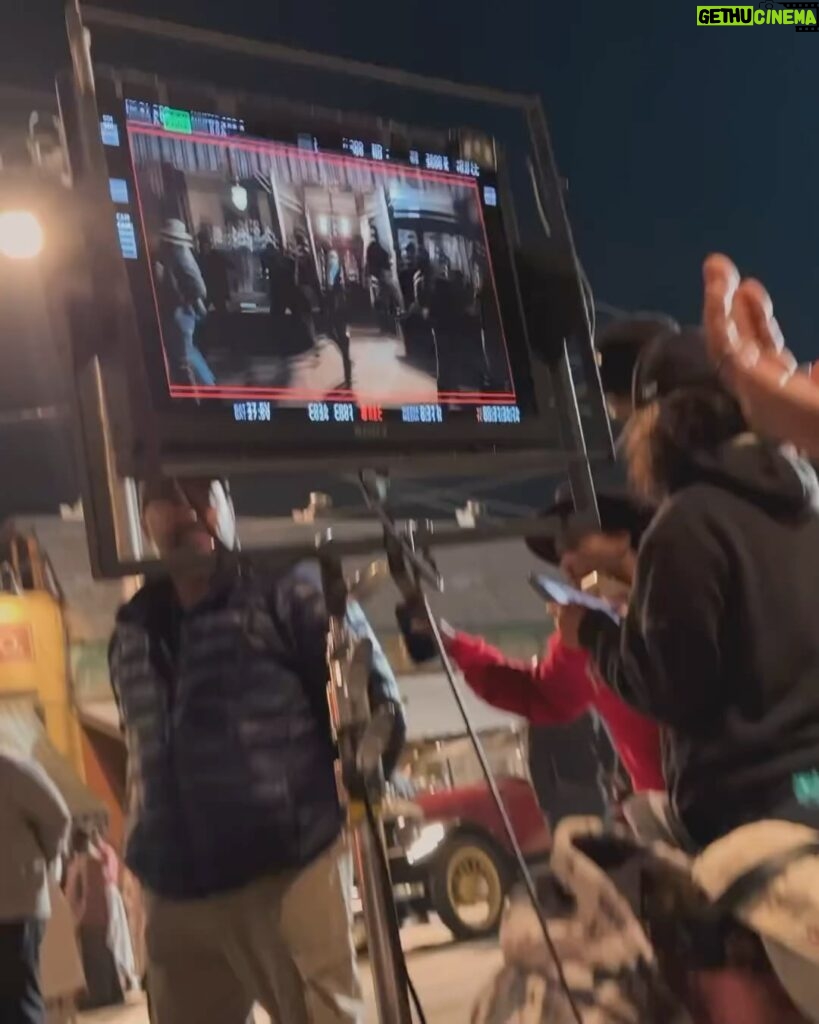 Fatima Robinson Instagram - Fighting for every shot with my Incredible director Blitz @blitzambassador and my team @iamdjdubz @iamtiarivera . Here’s some footage that didn’t make the Final Cut but shows you how talented and hard working these dancers were.