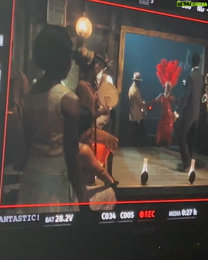 Fatima Robinson Instagram - Fighting for every shot with my Incredible director Blitz @blitzambassador and my team @iamdjdubz @iamtiarivera . Here’s some footage that didn’t make the Final Cut but shows you how talented and hard working these dancers were.