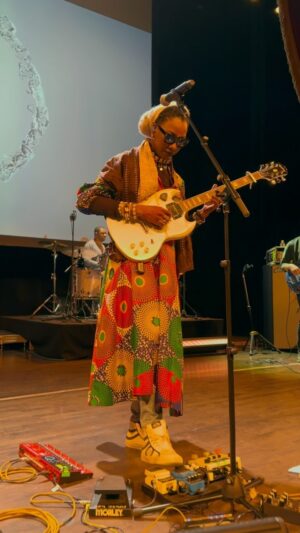 Fatoumata Diawara Instagram - Follow London Bamako (Londonko) American tour 🇺🇸 in real time. Last night’s concert in San Francisco at the prestigious Herbst Theater. We had a magical time! What an audience 🙌🏾! Thank you #sanfrancisco 🇺🇸🙏🏾❤️❤️! See you tonight #seattle We love you 🙏🏾❤️!