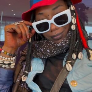 Fatoumata Diawara Instagram - Bamako Mali 🇲🇱 during the weekend 😂! I love my country so much 🙏🏾✊🏾✊🏾❤️🙏🏾! One of the best after party 🥳 in Bamako with  #alimatogolagawagang . Loveeeee ❤️❤️🙏🏾😂!