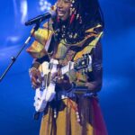 Fatoumata Diawara Instagram – Un excellent Dimanche à toutes et à tous. Quelques images de notre concert à  #olympia de Paris. Merci infiniment à tous pour ce moment magique passé ensemble! Loveeeee ❤️❤️❤️❤️🙏🏾! 

Crédit : #SiânPottok  design: #_nour_salam