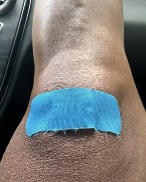 Felicia Cannon Instagram - Okaaaay, so I don’t know how this happens to me, walking to our table at Frankie’s, I fell , hit the ground, scrapped the skin off my knee, blood on my white dress, .. but dinner was good. You just cannot make this stuff up…