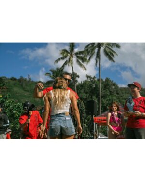 Felicity Palmateer Instagram - EDDIE INVITEE 2023/2024!! My biggest surfing achievement to date and the highest honour in surfing. Ever since I was little I’ve always dreamed of being invited to @theeddieaikau but it wasn’t a reality until last year when the women got to compete for the first time. 

The ceremony and blessing was so beautiful and to be a part of the paddle out was surreal. Sitting amongst waterman and women that I’ve idolised my whole life didn’t feel real. And to make history with my sis @lauraenever , being the first two Australian women to ever be invited makes it even sweeter. 

Feeling an a whole range of emotions but more than anything an immense sense of gratitude. Thank you to @haa_aikau and the Aikau Ohana. 

Photos @giulia.avilaa @traviskeahi_photos @jesseaphoto @haakeaulana 

#eddieaikau #eddieaikauinvitational