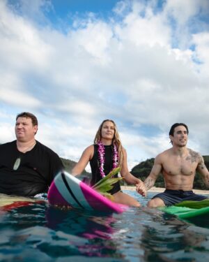 Felicity Palmateer Instagram - EDDIE INVITEE 2023/2024!! My biggest surfing achievement to date and the highest honour in surfing. Ever since I was little I’ve always dreamed of being invited to @theeddieaikau but it wasn’t a reality until last year when the women got to compete for the first time. 

The ceremony and blessing was so beautiful and to be a part of the paddle out was surreal. Sitting amongst waterman and women that I’ve idolised my whole life didn’t feel real. And to make history with my sis @lauraenever , being the first two Australian women to ever be invited makes it even sweeter. 

Feeling an a whole range of emotions but more than anything an immense sense of gratitude. Thank you to @haa_aikau and the Aikau Ohana. 

Photos @giulia.avilaa @traviskeahi_photos @jesseaphoto @haakeaulana 

#eddieaikau #eddieaikauinvitational
