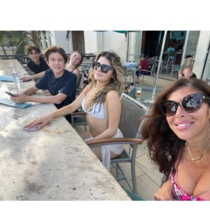 Felissa Rose Instagram - Happy 19th birthday, Bianca!!! You’re my amazing firstborn!!!! I love you beyond words and I’m so proud of you!!! Enjoy every moment and I hope all your dreams come true!!!♥️🎉🐞🦋🥳❤️🥰