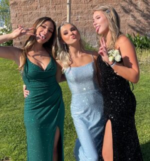 Felissa Rose Instagram - Happy 19th birthday, Bianca!!! You’re my amazing firstborn!!!! I love you beyond words and I’m so proud of you!!! Enjoy every moment and I hope all your dreams come true!!!♥️🎉🐞🦋🥳❤️🥰