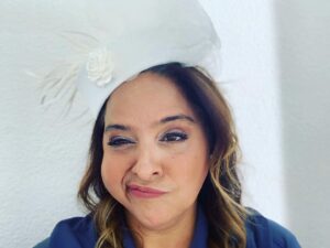 Feri Baycu Güler Instagram - Kafama kuş yuvası koydum. Beklemedeyim. 
Akşama piyango bileti alıciimm🙋🏻‍♀️

#tatlıyım #tatlısın #tatlı 🌈