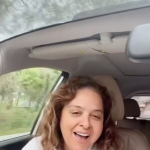 Feri Baycu Güler Instagram - İstanbul trafiği ile sınavım🍏
İlerledikçe  müzikte ve filtrede seçiciliğim tamamen verilen error dan kaynaklanmaktadır😜