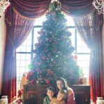 Fernanda Machado Instagram - Desejando um natal iluminado, abençoado e cheio de amor pra todos! ✨🎄🎅🏻 Wishing a Xmas full of love and light, from our family to ours! ✨🎄🎅🏻 #feliznatal #arvoredenatal #natal2023 #tradiçaodenatal #commeusmeninos #maternidade #nataliluminado #natalabençoado #merrychristmas #omaioramordomundo #myfamilymyeverything