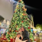 Fernanda Machado Instagram - Quem aí também tá na contagem regressiva pro natal com os pequenos?! Árvore de natal do Passeo Nuevo, a gente tem foto nessa árvore todo ano desde a gravidez do Lucca, mais uma tradição nossa de natal!