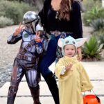 Fernanda Machado Instagram - Mais um Halloween super divertido, que as crianças curtiram muito!!!! 🎃👻🍭🍬 Primeira vez do Leo fazendo trick or treat com a gente, foi demais ver os 2 se divertindo tanto! #halloween2022 #funtimes #trickortreat #diversaodascrianças #meusamores #maternidade #spookyseason #sweethalloween #docememorias