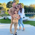 Fernanda Machado Instagram - Feliz ano novo… Adeus ano velho… 2023 foi lindo, com muito, muito o que agradecer, foi um ano cheio de ensinamentos e aprendizados. Muito obrigada a todos que fizeram parte da nossa vida nesse ano, amamos cada um de vocês. ✨✨✨ E que 2024 seja um ano com muitos mais momentos juntos, com muita luz, saúde, paz e amor pra todos nós! #happynewyear #welcome2024 #byebye2023 #bemvindo2023 #gratidão #tchau2023 #vem2024 #felizanonovo #feliz2024