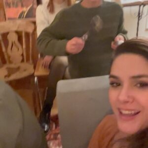 Fernanda Machado Instagram - Feliz natal pra todos!!! 🎄✨

E a noite de natal foi recheada de muito amor, diversão e cantoria! ♥️ 

#natallindo #feliznatal #minhafamiliameutudo 
#merryxmas #lovelyxmaseve 
 #natal2022 #xmas2022