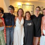 Fernanda Nobre Instagram - Foi um fim de semana intenso. Junto com Manu Zappa organizei a Roda de Mulheres no @prosanacozinha. Foram duas mesas de bate papo com mulheres que admiro para refletirmos sobre o dia Internacional da mulher. Se tem uma coisa que acredito é a troca e escuta entre mulheres. Afetar e ser afetada. Os temas das mesas eram: o que significa a Prisão pela Beleza e a Relação do Tempo para nós mulheres. Foi muito potente, ainda estou reverberando com tudo que foi discutido ali. Obrigada cada uma que estava com a gente. Nosso casting estava muito chique! Vamos fazer mais! 💛