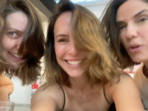 Fernanda Nobre Instagram - E não é que estamos com o mesmo cabelo? 😎 
@nathaliadill @rafaelamandelli
