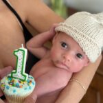 Fernanda Romero Instagram - My sweet little boy 🩵🎂 Feliz mes gordito se me fue muy rápido entre que yo me tenía que recuperar y ajustarme se me fue demasiado rápido y ya tienes un mes 🥹. Recordatorio de aunque a veces por más difícil sea y nos quejemos hay que disfrutar esos momentos. Te amamos mucho y estás creciendo muy rápido ☺️ 🍼 como me gustaría parar el tiempo.