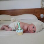 Fernanda Romero Instagram - My sweet little boy 🩵🎂 Feliz mes gordito se me fue muy rápido entre que yo me tenía que recuperar y ajustarme se me fue demasiado rápido y ya tienes un mes 🥹. Recordatorio de aunque a veces por más difícil sea y nos quejemos hay que disfrutar esos momentos. Te amamos mucho y estás creciendo muy rápido ☺️ 🍼 como me gustaría parar el tiempo.
