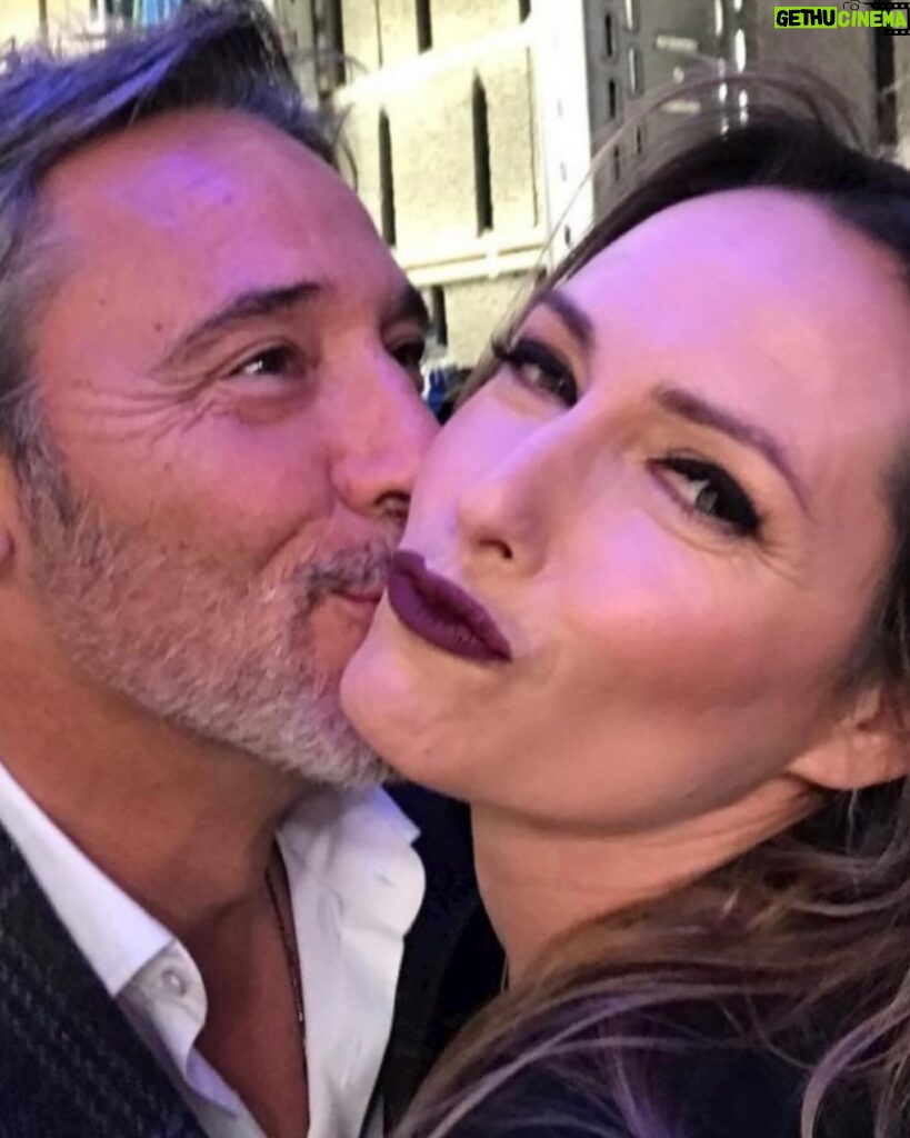 Fernanda Serrano Instagram - Hoje é o teu B Day meu Príncipe Perfeito! Se te queria como meu Marido maravilhoso, cavalheiro, generoso, talentosíssimo profissional, carinhoso, sensato, educado, inteligente e lindo, para sempre ao meu lado, queria! Mas o Rui, o Filipe e acho que até a Cat, não nos iam deixar em paz! Então, fico com o privilégio e a sorte de te ter como meu amigo de tantas horas de conversas boas e algumas duras, como tua colega e espectadora de tantas cenas e momentos brilhantes, que contigo partilho em muitos meses felizes de trabalho conjunto, e como tua para sempre Mulher e Amiga que te respeita, considera e ama muito! Parabéns meu Amor @diogoinfanteoficial #omeuprincipe