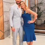 Fernanda Serrano Instagram - Ontem fui muito feliz na tarde que passei convosco e em que fui tão, mas tão bem recebida no nosso @emfamiliatvi ao lado do super gentleman @ruben_rua, como se estivesse em minha casa! Obrigada @tvioficial e @maria_cerqueira_gomes por estares de férias tão merecidas e me teres proporcionado estes momentos tão bonitos e plenos de coisas boas! Televisão é isto! 🫶🏻
