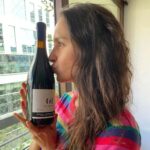 Fernanda Urrejola Instagram – Fue el #DiaNacionalDelVino y quiero aprovechar para celebrar a mi vino favorito ❤️ El que siempre me acompaña en mis breaks y ayuda para tener la mejor inspiración 😉

Salud por @migueltorrescl🍷👌