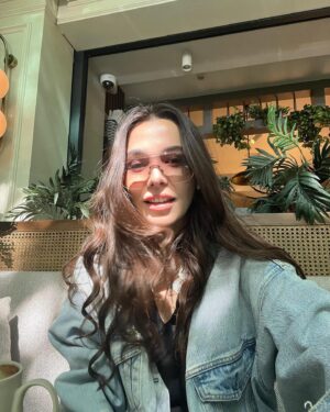 Feyza Sevil Güngör Instagram - alakasiz