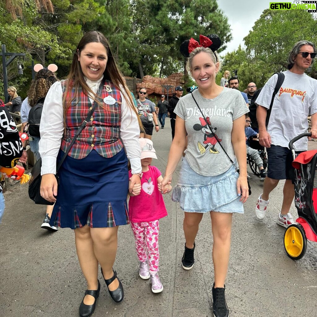 Fifi Box Instagram - We just had the most wonderful time @disneyland so many memories made in the happiest place on earth 💕🥰