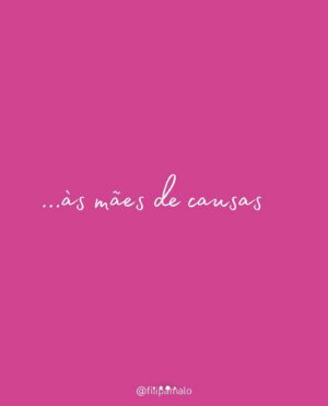 Filipa Maló Franco Instagram - Dia da mãe. Um dia bonito para uns. De reconhecimento. De amor. Agridoce para outros. Povoado de sonhos, ou pesadelos ou sonhos por alcançar. Com memórias felizes, assim-assim, e outras, que apertam um coração, que chora.

E num dia em que se pensa todas as mães, que se ouvem relatos de quem o é, e que se fala da maternidade, mães guerreiras, felicidade e das mais variadas histórias; também é um dia em que não se fala de todas as outras como se devia.

Sobre aquelas que o desejam, mas que a vida lhes trocou as voltas, e se sentem contra relógio, num sonho adiado contra a sua vontade.

E as que o são, mesmo quando a vida lhes tira antes de dar. Restando um “e se” que sufoca, devagarinho.

E é também um dia que nos devia relembrar que a maternidade é um desejo construído. E que o respeito para com as mulheres que não o desejam deveria imperar; ao invés de as consumir e aprisionar na pressão social emergente, que as faz sentir que são menos, por não quererem algo que contrariamente ao que se pensa, não é inato; mas adquirido.

Dia da mãe. Um dia que nos relembra todas as mães. Mas também as mulheres. Um dia que se celebra as mães que somos. As mães que temos. As mães que conhecemos. As mães que mesmo não sendo mães biológicas o foram; de coração. As mães a quem o sonho lhes foi roubado. As mães de anjos. As mães de causas. As futuras mães. 

às mães… todas elas 🤍