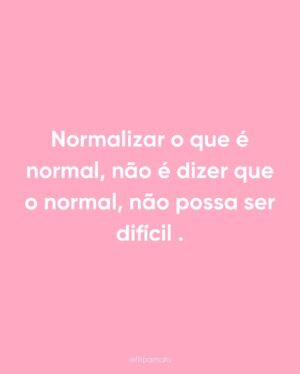 Filipa Maló Franco Instagram - A comunicação por palavras é limitada e bem sei, que talvez seja utópico comunicar para tantos sentires, experiências e histórias, até porque também não espero fazer sentido para todos os que me lêem.

A maternidade é um mundo. As disponibilidades físicas e psíquicas não são iguais. As prioridades também não. A forma como se vive e sente idem.

Incomoda-me que à boleia da “exaustão das mães e dos pais” se generalize um sentir, que serve de base para se ignorar a biologia e questões de desenvolvimento naturais. E incomoda-me mais ainda, que seja tão difícil para o adulto se descentrar, apelando que sabe sempre o que é melhor para o bebé, como se as exigências dos bebés não fossem válidas.

Quando apontam o dedo a um discurso informativo sobre a biologia e questões de desenvolvimento, como não tendo atenção perante as necessidades do adulto, é assumirem que todas as experiências de maternidade e parentalidade são iguais. É assumir que todo o adulto se encontra à beira de um ataque de nervos e no limite. É assumir que todos lidam com a privação de sono da mesma forma. É assumir que a exaustão é igual para todos. É pegar no sentir individual e assumi-lo como único caminho válido.

Dar voz ao bebé, que se encontra claramente em desvantagem, não é ignorar o adulto. É dizer que a par das necessidades do adulto, que terá à partida mais recursos, existe um bebé que também as tem. E que aquilo que pede, se inscreve num conjunto de necessidades mamíferas, relacionais, fisiológicas que à luz do conhecimento actual, se compreendem e identificam. 

Para mim parece-me óbvio, que o caminho será sempre olhar a família como um todo. Sempre na sua dimensão subjectiva e individual naquele momento.  E ao trabalhar na área perinatal e parentalidade, trabalho as situações de forma diferente, porque as famílias também o são. E apesar de existir uma base  biológica e de desenvolvimento, não vale tudo e as emoções de todos são importantes. Contudo, a meu ver, o caminho será sempre partir da base, e depois se ir trabalhando, mediante as dificuldades que vamos encontrando. E se, existirem.

Para tudo, há razões, escolhas e consequências; sempre respeitando e escutando o limite de todos
