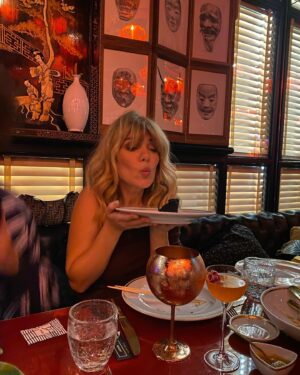 Filipa Areosa Instagram - It’s the dragon 🐉 Chinese year! Will it be good for the 🐎?🥠