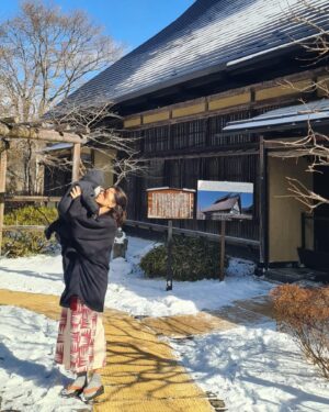 Filipa Areosa Instagram - Tenho muita sorte♥️ Sempre foi o lugar do mundo que eu mais queria visitar. Só não sabia que o iria fazer com o meu companheiro de todas as viagens da vida, pai do nosso Hiro 1/4 Japonês. Talvez se tivesse vindo mais cedo o desfecho não teria sido o mesmo. 

I’m very lucky♥️ It has always been the place in the world I wanted to visit the most. Just didn’t know I would do it with my lifelong travel companion, the father of our Hiro who is 1/4 Japanese. Perhaps if it had come earlier the outcome wouldn’t have been the same.