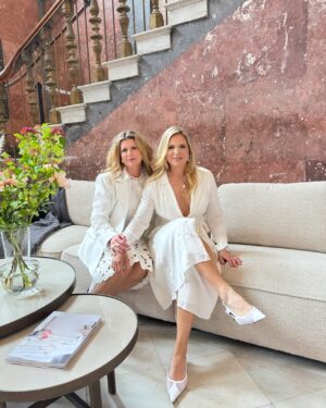 Filippa Rådin Instagram - Mitt liv har precis förlängts med minst 10 år efter gårkvällens #FEMINISTA2024 ! 
Att få hylla mod, styrka och systerskapet & att få gråta och skratta tillsammans det gör något med en på riktigt. Det stärker, förenar på ett alldeles speciellt sätt. 
Tack @feminasverige & assefa för att ni bjöd in till en magisk kväll ❤️

#FEMINISTA bild från rödamattan: @photographerkarintornblom
Hår & make: @tones.beauty