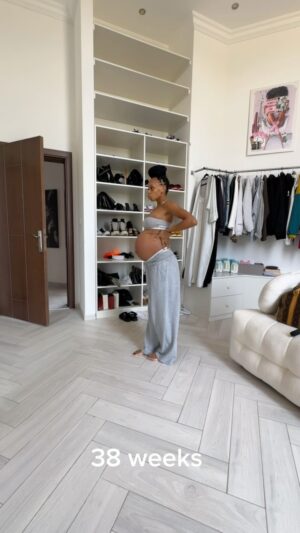 Fiona Griffiths Instagram - I’ll stretch all my clothes out before I wear maternity clothes 😭