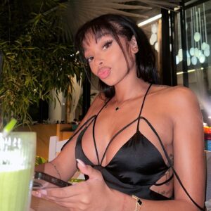 Fiona Griffiths Instagram - Shxt gets ugly that’s why she’s pretty