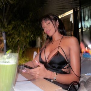 Fiona Griffiths Instagram - Shxt gets ugly that’s why she’s pretty