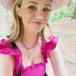 Fiona Gubelmann Instagram - Hope you have a lovely weekend ❤️