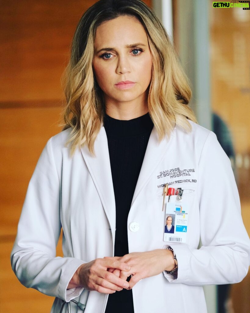 Fiona Gubelmann Instagram - An all new episode of @thegooddoctorabc airs TONIGHT!! I can’t wait to see what you think ❤️ #thegooddoctor #parnick