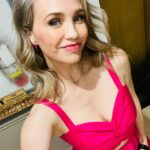 Fiona Gubelmann Instagram - Had the most wonderful of evening last night seeing old friends at the @atxfestival. • Was very excited to find this amazing dress & earrings at my favorite shop in Austin @estilo_austin (thank you @thechristycarlsonromano for helping me find this treasure of a store!) • 👗 @estilo_austin 💎 @minichiellojewellers #atx @atxfestival #austintvfestival #austin #austintexas