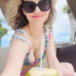 Fiona Gubelmann Instagram – She put de lime in de coconut, she drank ’em bot’ up 
🥥💗🌴
@fspuntamita #fspuntamita
👙 @hurley 
🕶 @rebeccaminkoff