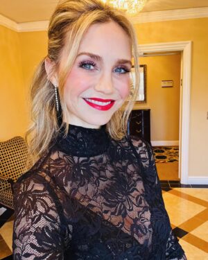 Fiona Gubelmann Thumbnail - 16.6K Likes - Top Liked Instagram Posts and Photos