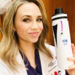 Fiona Gubelmann Instagram – When your favorite water bottle company makes you the coolest personalized bottle!!!! Thank You @tempercraftusa for keeping me hydrated everywhere I go!!! 💖👩🏼‍⚕️ 🩺

#drmorganreznick #thegooddoctor @thegooddoctorabc #tempercraft #tempercraftusa #reuse #waterbottle #noplastic