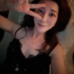Fish Leong Instagram - ｜ 做自己不難 做自己吧 愛自己也不難 愛自己吧 🏄‍♀️ #廣角鏡拍攝的效果哦 大家來試試吧
