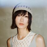 Fish Liew Instagram - 與 @initialfashion 合作多年 衣櫃裡也收藏著很多initial的衣服 主要是非常好搭，即使過了這麼多年都一點也沒有過時的感覺 每次的合作都總是令我驚喜 近年的最愛是他們家的針織帽 無論材質和帽型都讓我非常心動 簡直想讓我焊接在頭上