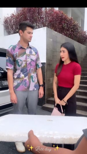 Fitrie Rachmadhina Instagram - #BTS untuk tayangan siang hari ini, pkl.14.30 WIB. #kisahnyata 

•
•
•

Bags: @jims_honey @jimshoneyoffc