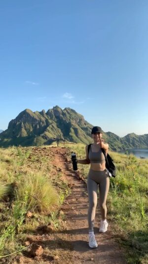 Fitrie Rachmadhina Instagram - I wonder if the island of #Bajo misses me. 🩵💚 @bajofamilia