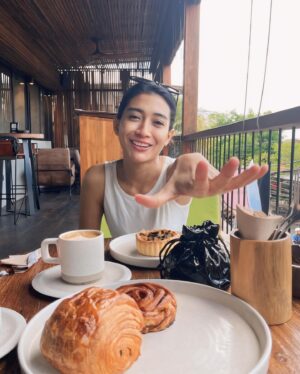 Fitrie Rachmadhina Instagram - Morning blush at 7AM ☺️