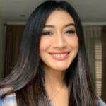 Fitrie Rachmadhina Instagram - Kata dokter kita akan kesemutan kalo duduk terlalu lama. Jadi gimana kalo kita jalan aja? 🤓 #ngabuburit